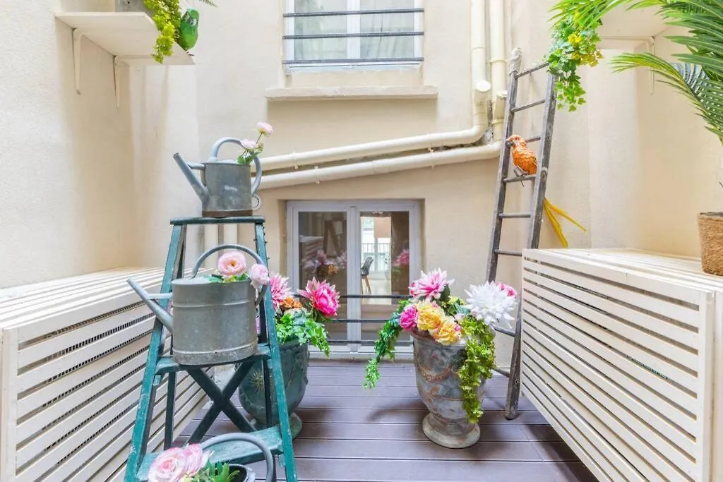 Apartment Grands Boulevards - 12 - *